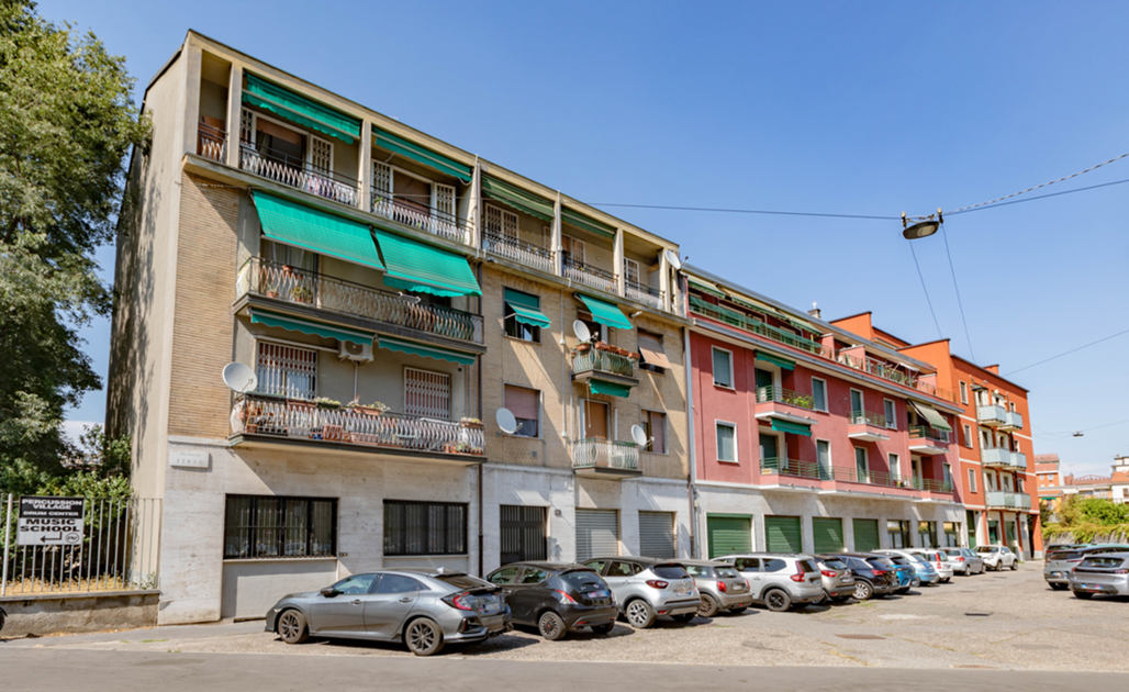 BOCCONI/SPADOLINI, 3 LOCALI con due balconi
