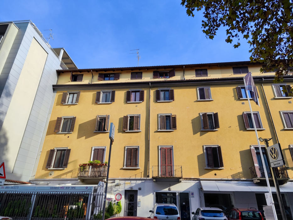 3 LOCALI CON BALCONE - PORTA ROMANA