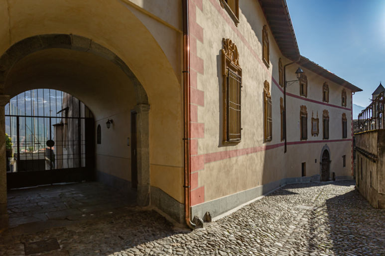 TRE LOCALI - PALAZZO GUICCIARDI